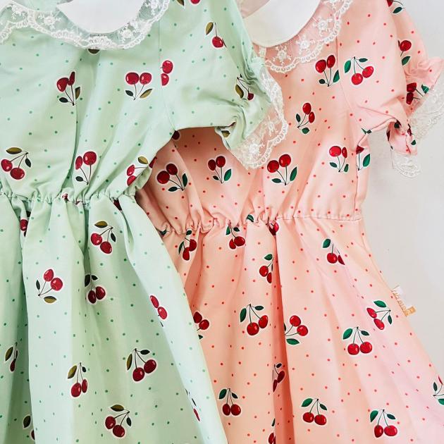 Bebek yaka kirazlı elbise