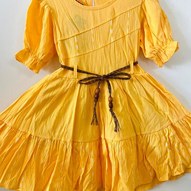 Büzğülü asimetrik detaylı elbise