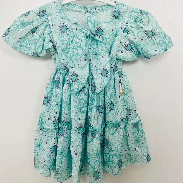 Mavi çiçekli elbise